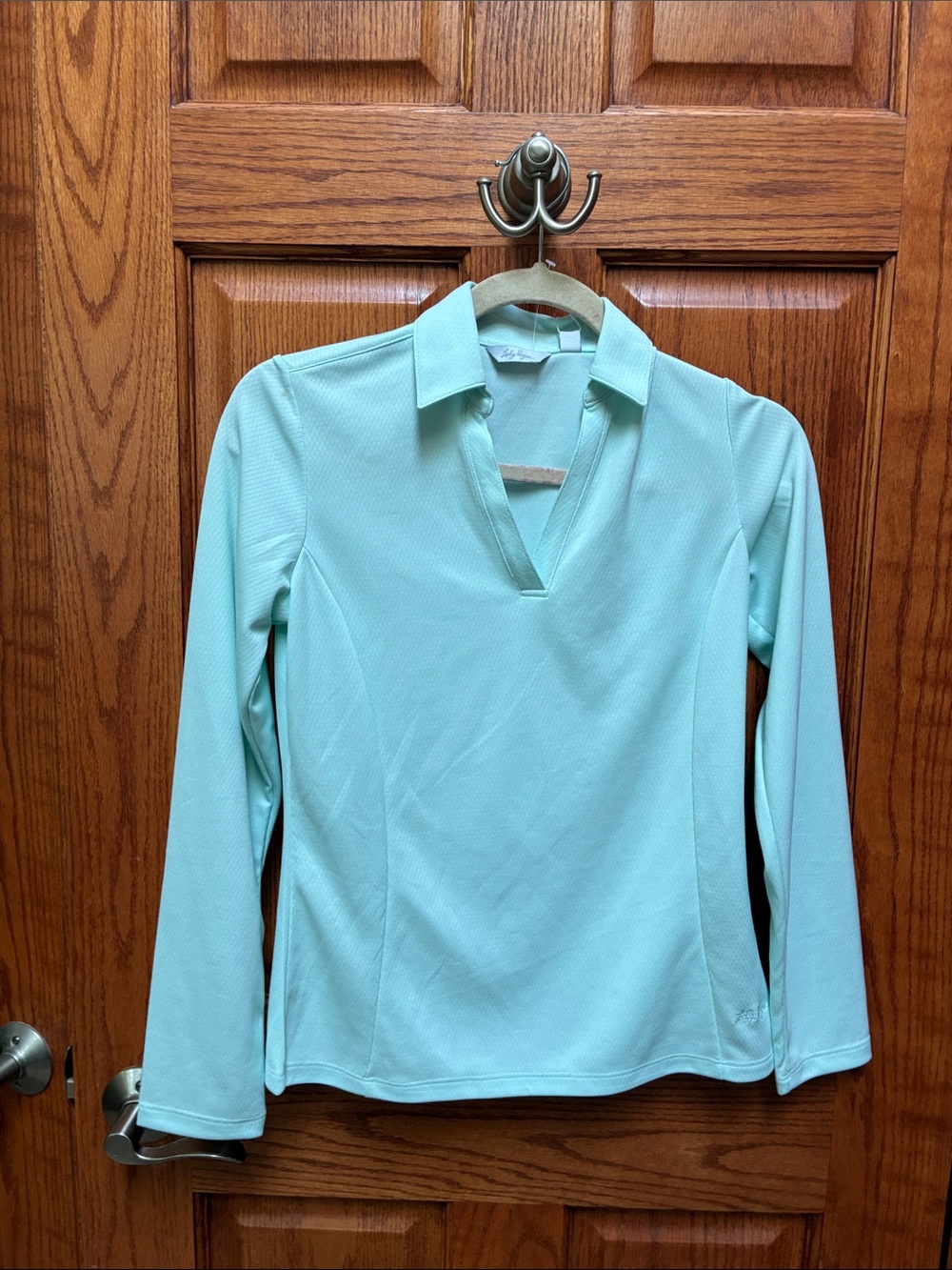 Lady Hagen NWT Long-Sleeve V-Neck golf Top in Seafoam green, XS